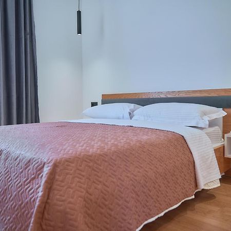 Kalpazo Inn Tiranë Ngoại thất bức ảnh