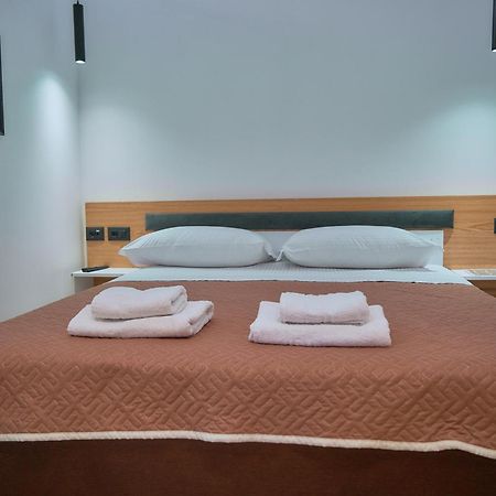 Kalpazo Inn Tiranë Ngoại thất bức ảnh