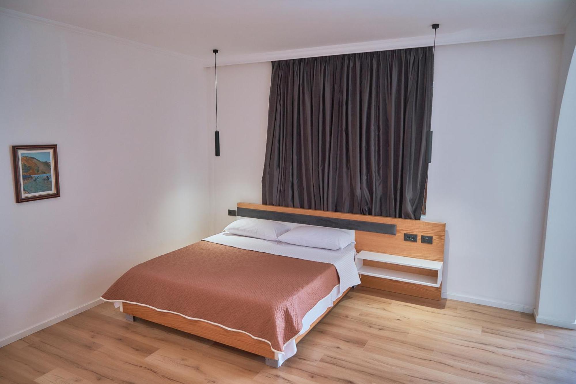 Kalpazo Inn Tiranë Ngoại thất bức ảnh