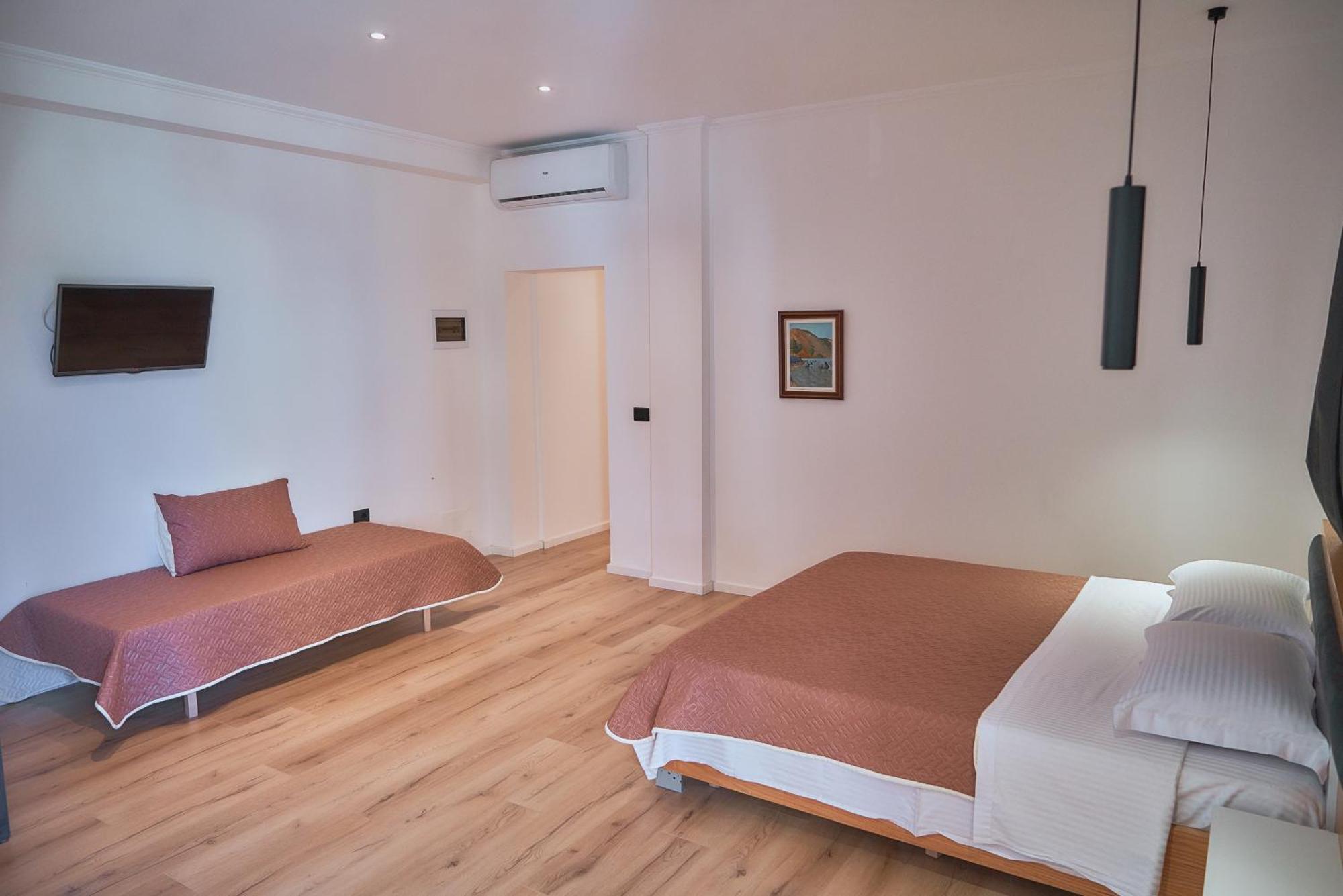 Kalpazo Inn Tiranë Ngoại thất bức ảnh