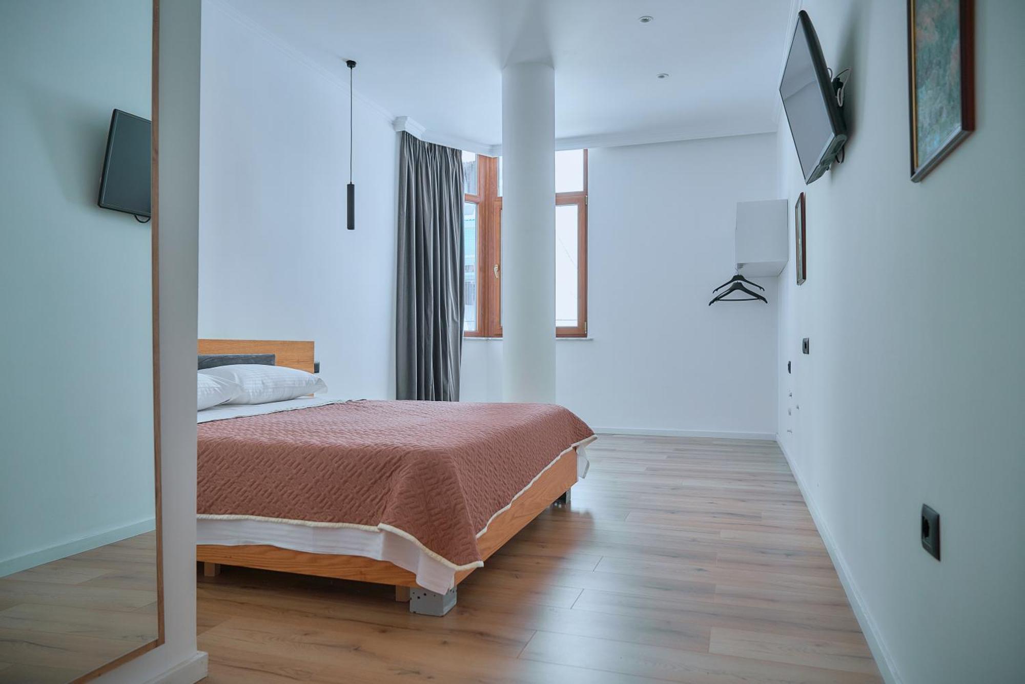 Kalpazo Inn Tiranë Ngoại thất bức ảnh
