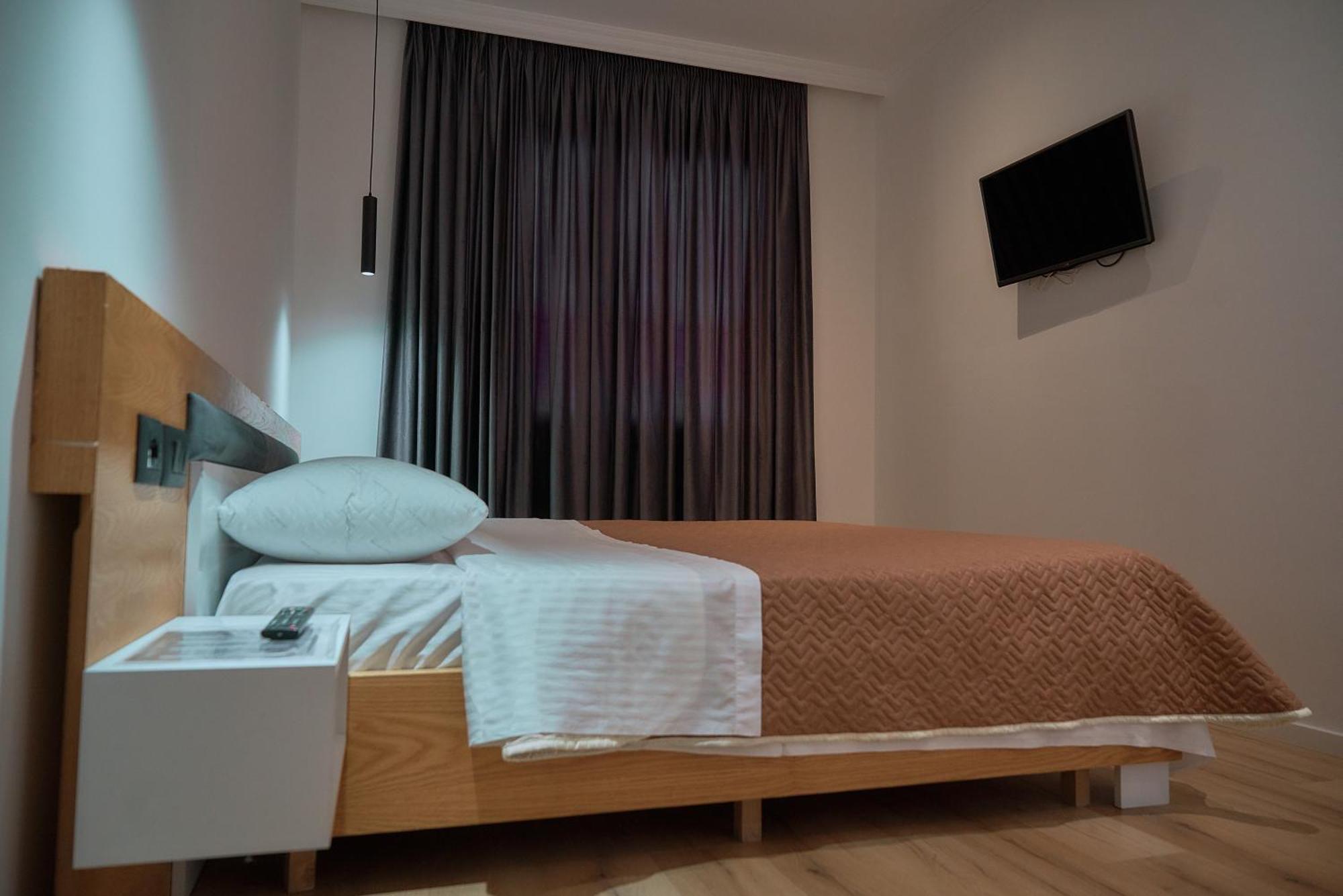 Kalpazo Inn Tiranë Ngoại thất bức ảnh