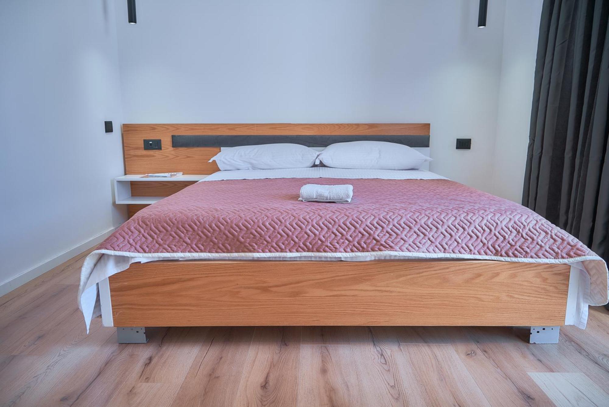 Kalpazo Inn Tiranë Ngoại thất bức ảnh