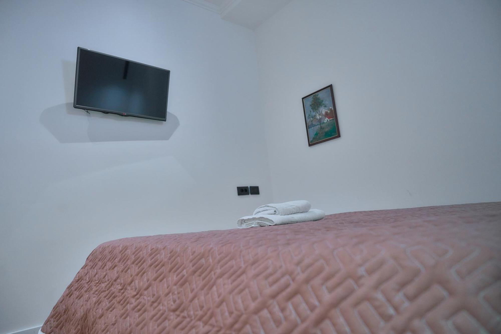 Kalpazo Inn Tiranë Ngoại thất bức ảnh