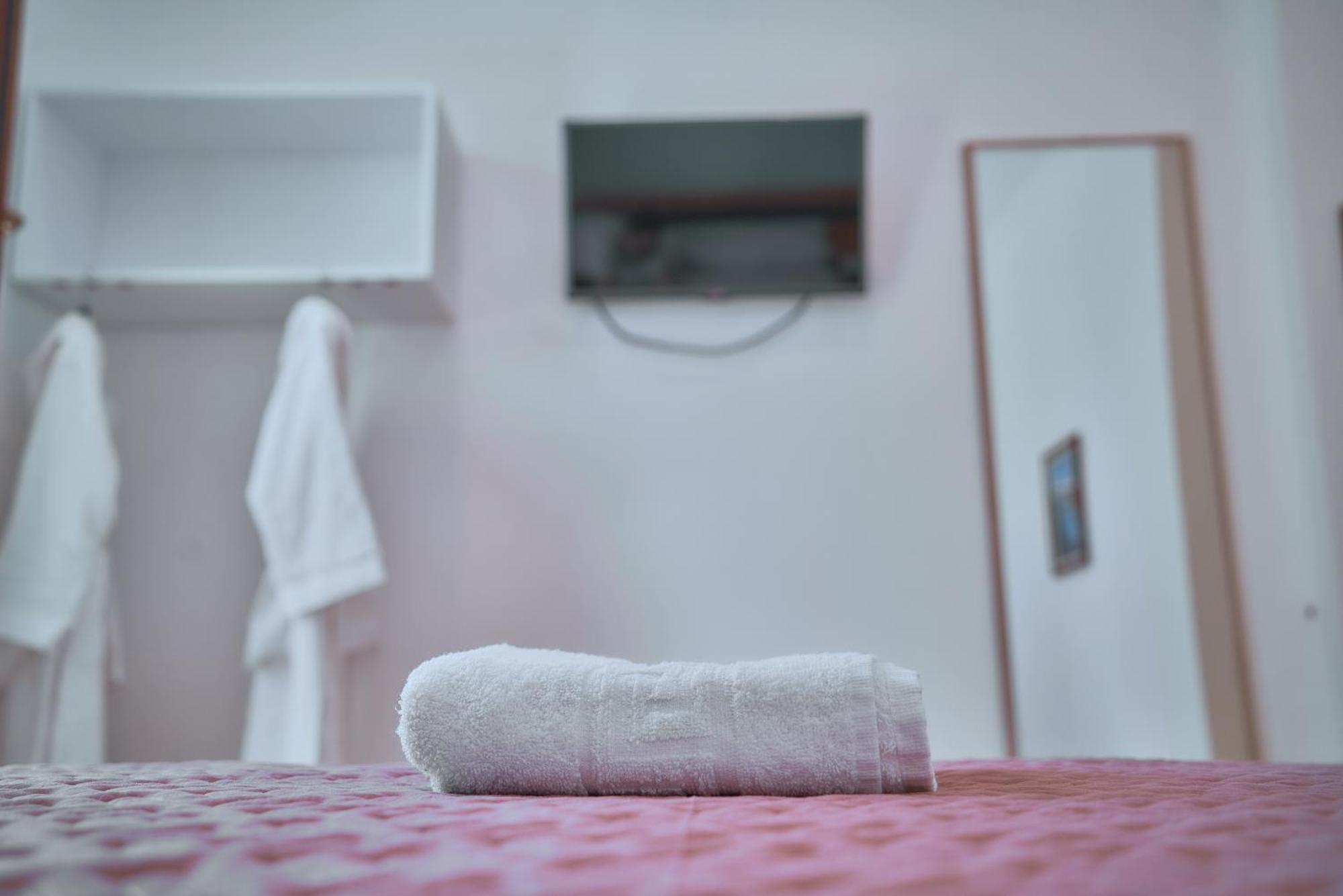 Kalpazo Inn Tiranë Ngoại thất bức ảnh