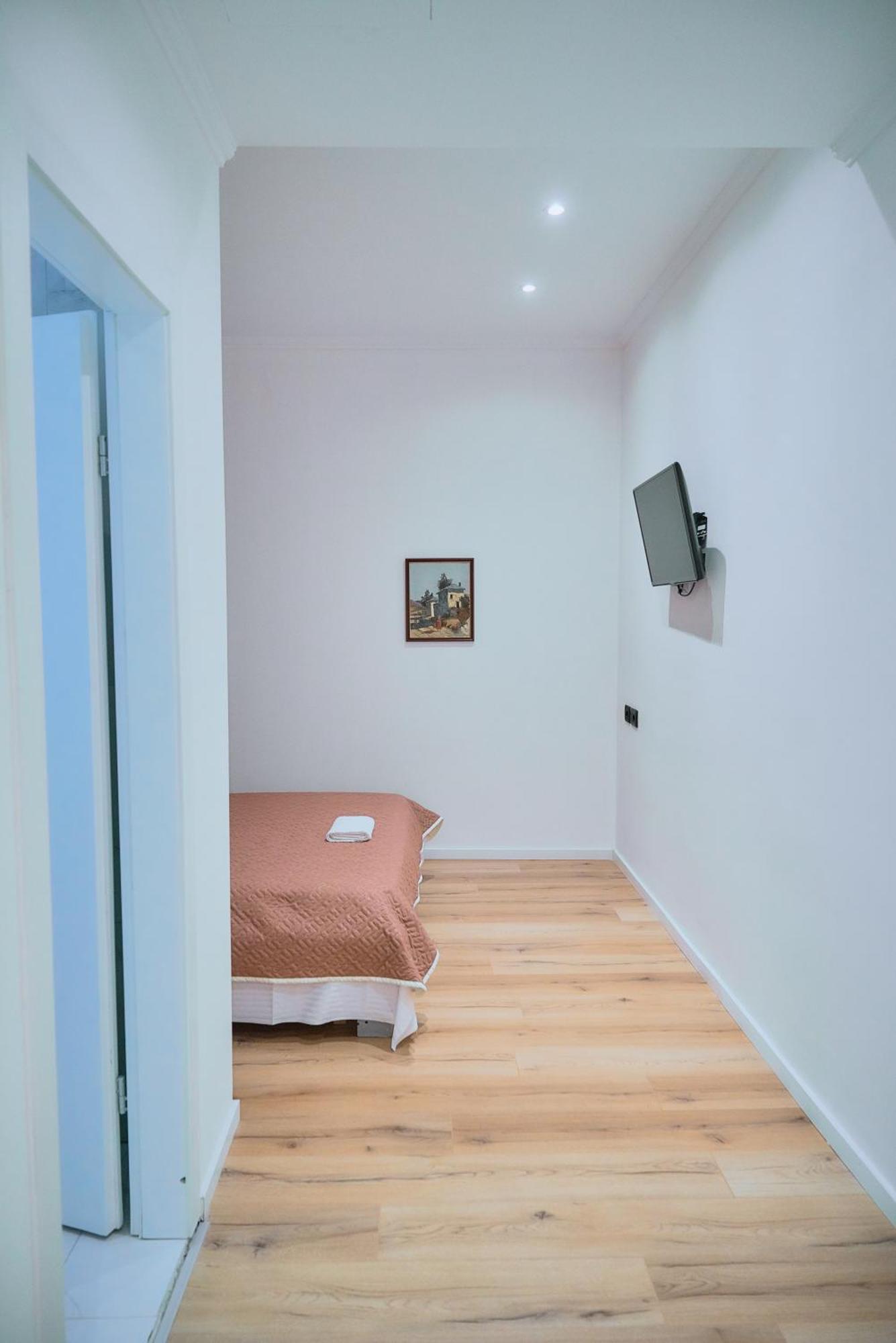 Kalpazo Inn Tiranë Ngoại thất bức ảnh
