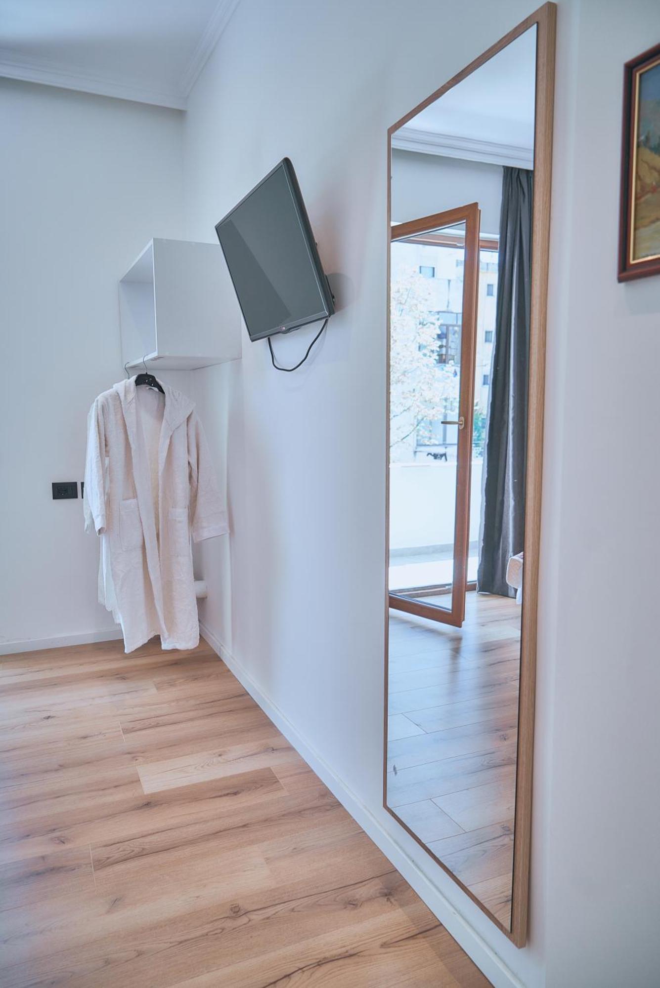 Kalpazo Inn Tiranë Ngoại thất bức ảnh