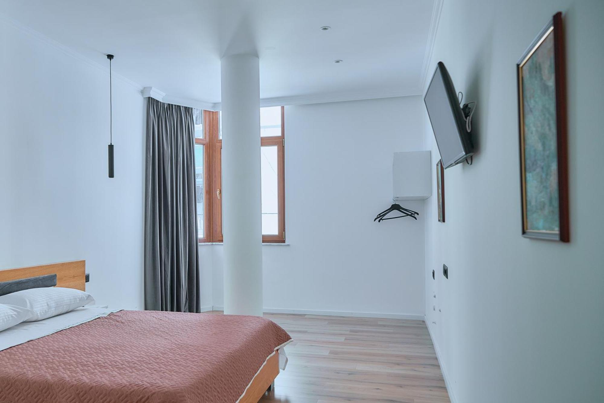 Kalpazo Inn Tiranë Ngoại thất bức ảnh