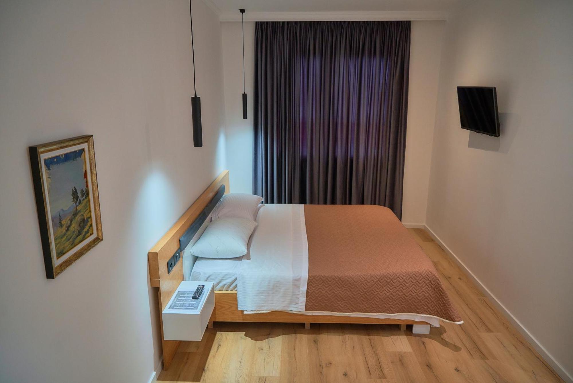 Kalpazo Inn Tiranë Ngoại thất bức ảnh
