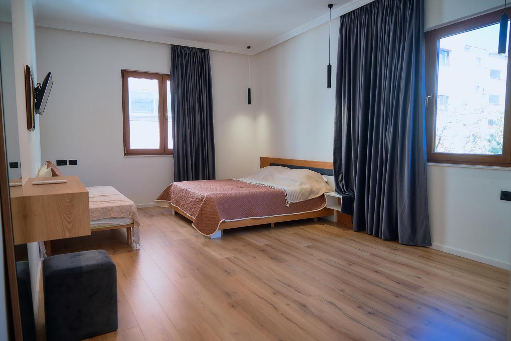 Kalpazo Inn Tiranë Ngoại thất bức ảnh