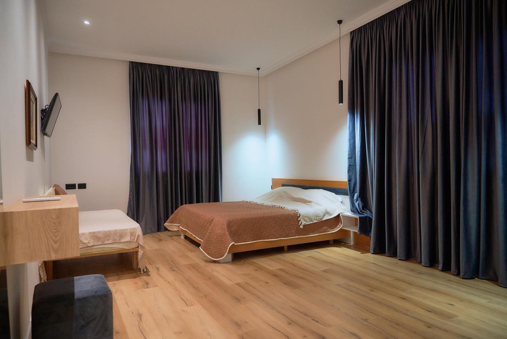 Kalpazo Inn Tiranë Ngoại thất bức ảnh