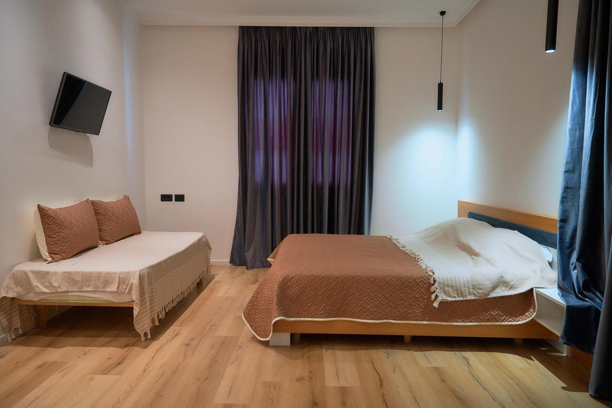 Kalpazo Inn Tiranë Ngoại thất bức ảnh