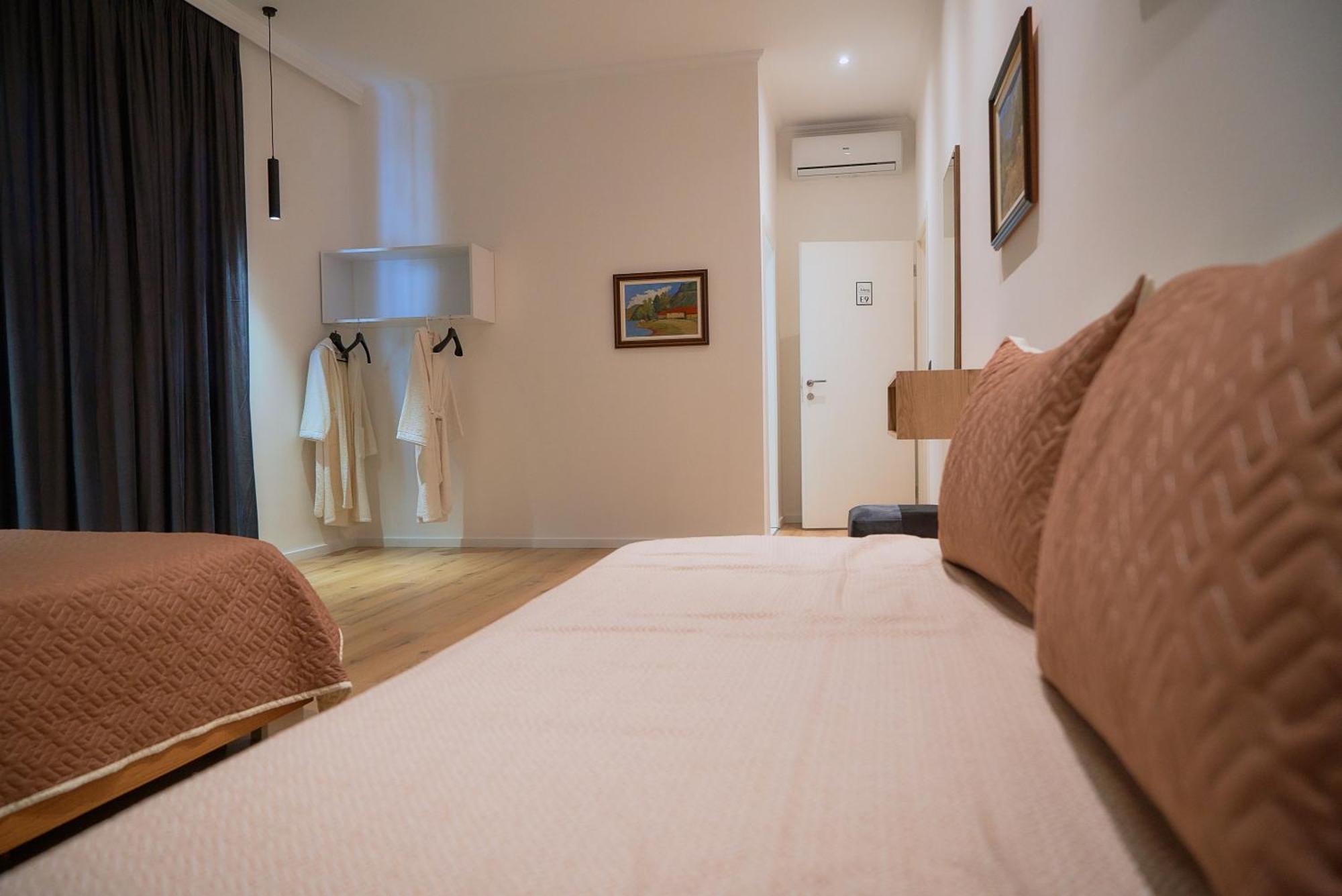 Kalpazo Inn Tiranë Ngoại thất bức ảnh