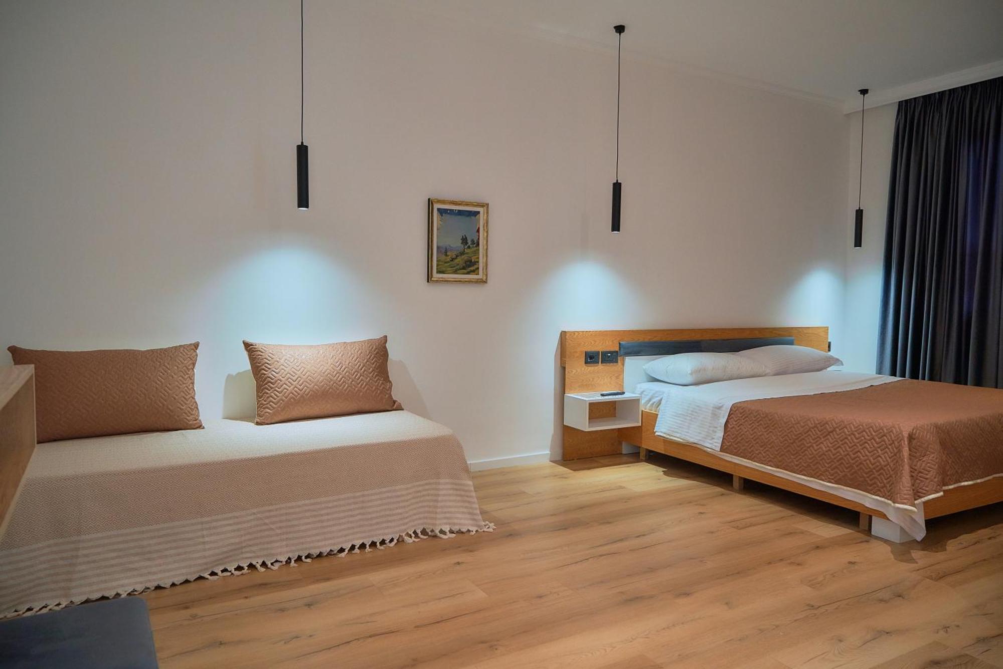 Kalpazo Inn Tiranë Ngoại thất bức ảnh