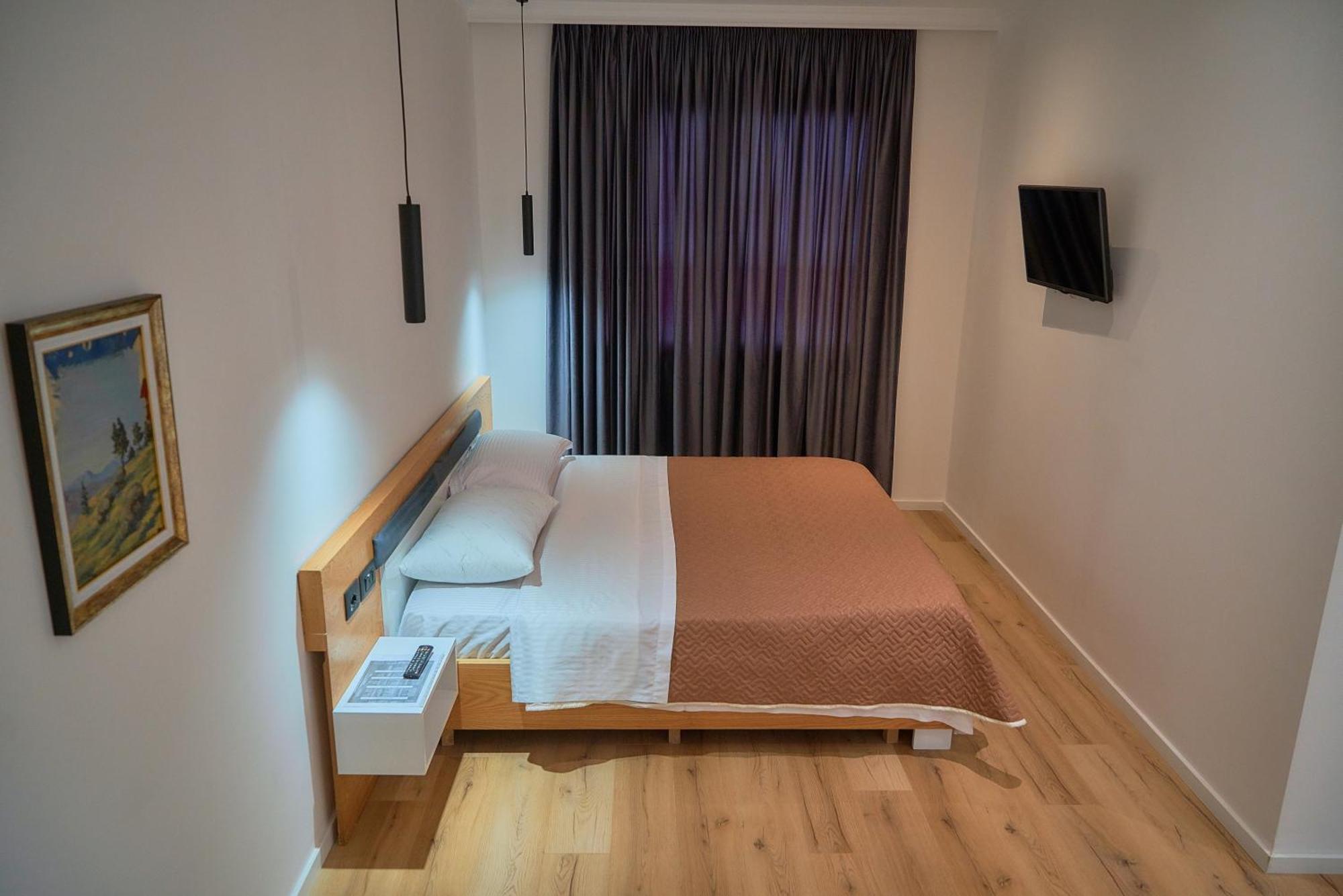 Kalpazo Inn Tiranë Ngoại thất bức ảnh