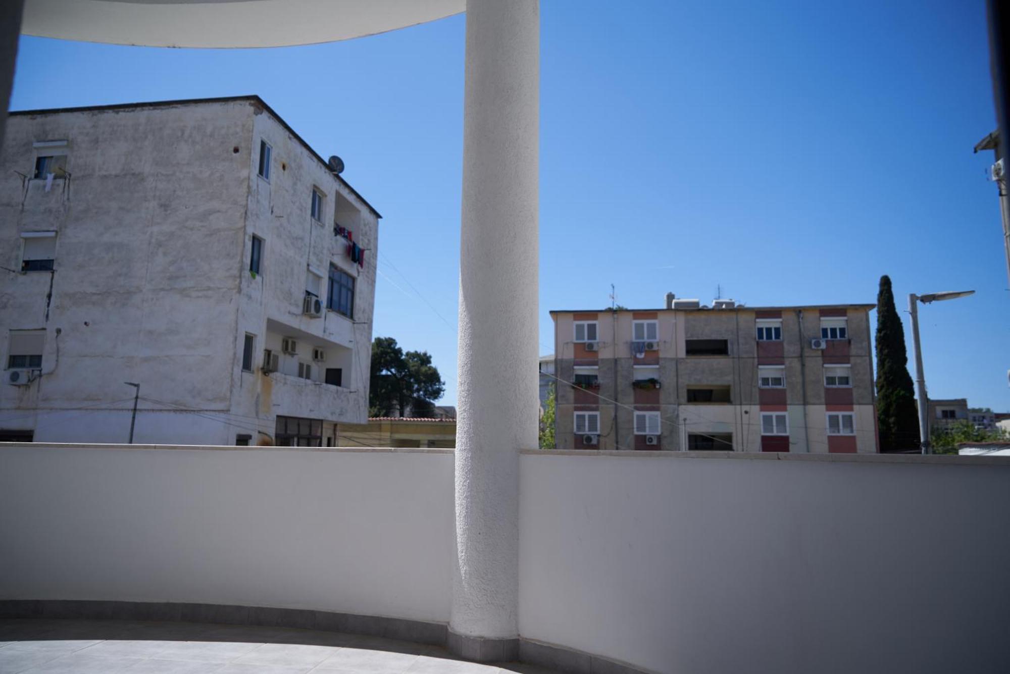 Kalpazo Inn Tiranë Ngoại thất bức ảnh